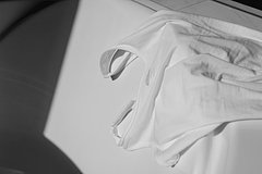 Подробнее о статье Уборщица показала простой способ удалить пятна с белой одежды